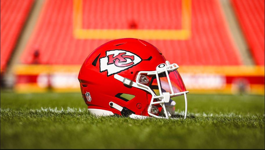 The Kansas City Chiefs reveal they have signed a new RECEIVER to make