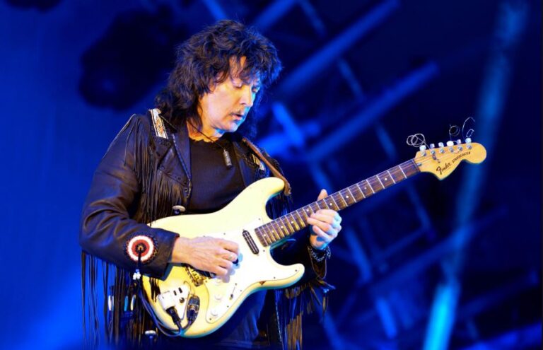 Deep Purple’s Ritchie Blackmore Honors His “First Guitar Idol” With ...